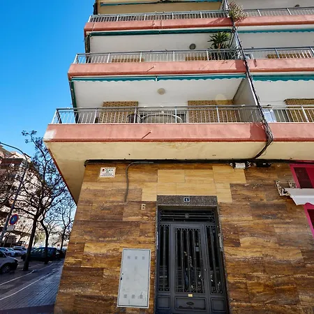 Bright &spacious Escape דירה